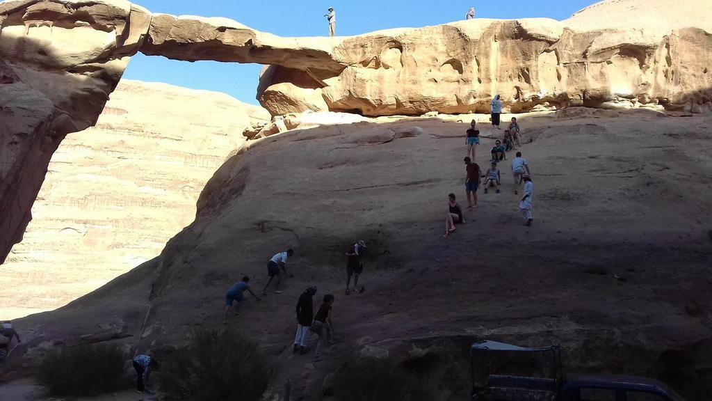 Bedouin Holidays Camp And Jeep Tours وادي رم المظهر الخارجي الصورة